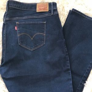 Levi 314 Shaping Straight Jeans